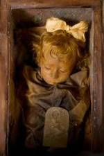 Watch National Geographic: The Girl in the Glass Casket Zumvo